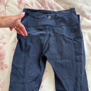 Lululemon 7/8 leggings w/ pockets - navy blue - size 4 - like new